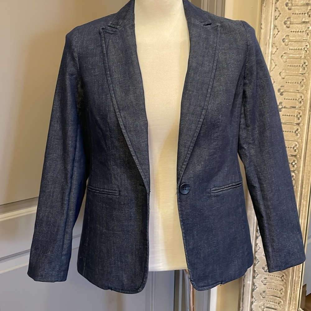 TALBOTS stretch denim blazer 🆕